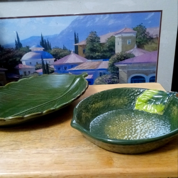 2 Leaf Dish One For Baking The One For A Serving Platter,Both Heavy Ceramic.🍜🍱 - Picture 1 of 13